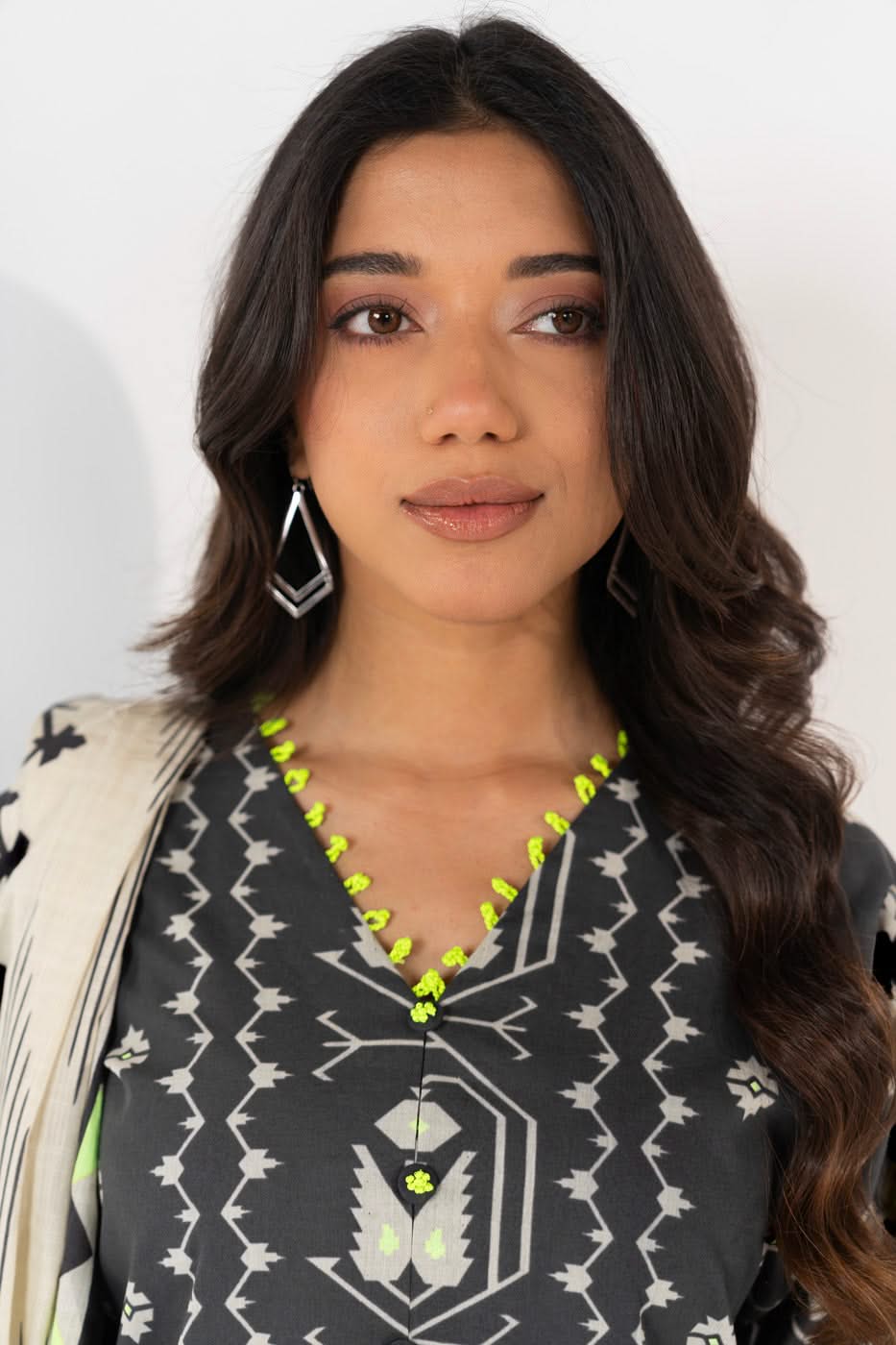 RTS | SHIRT, TROUSER & DUPATTA - Image 3