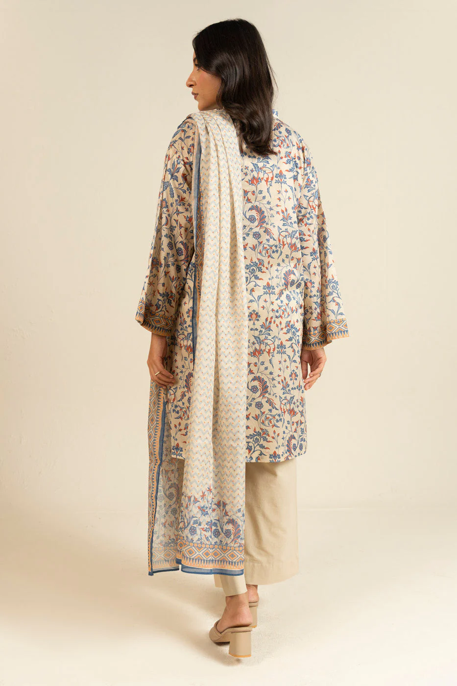 RTS | SHIRT, TROUSER & DUPATTA - Image 4