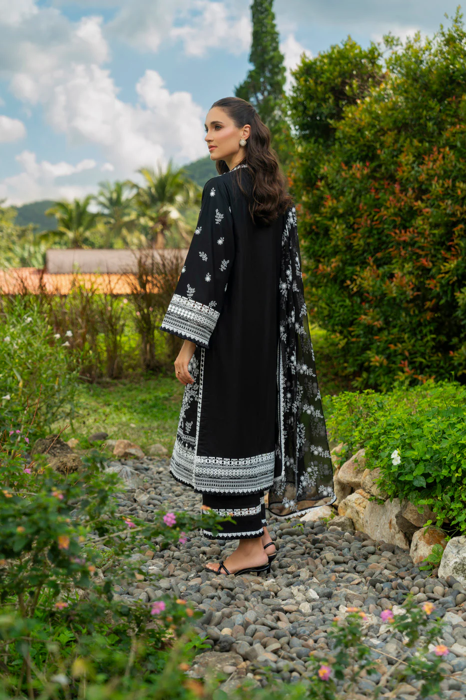 RTS | SHIRT, TROUSER & DUPATTA - Image 4