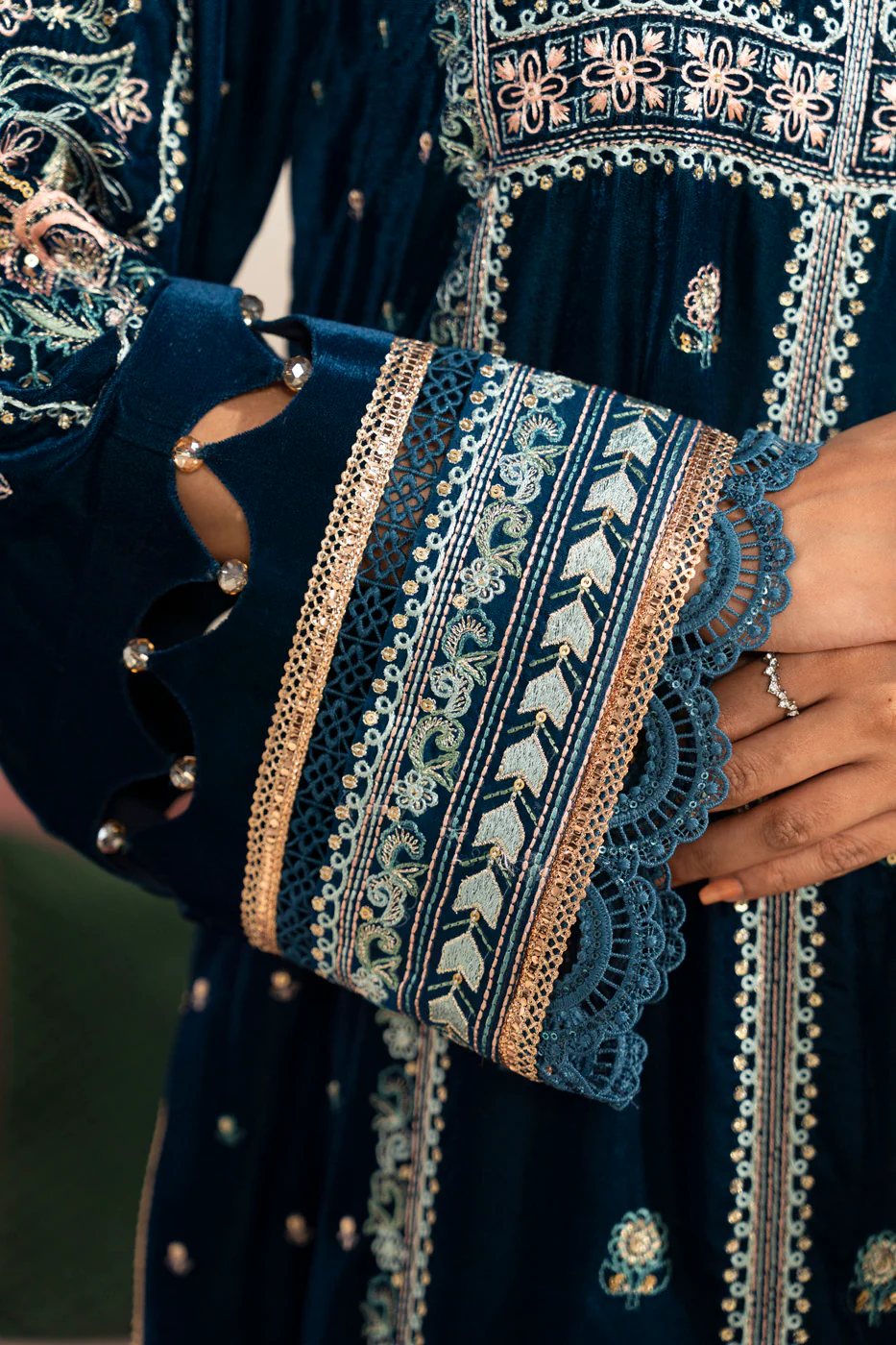 RTS | SHIRT, TROUSER, DUPATTA - Image 4