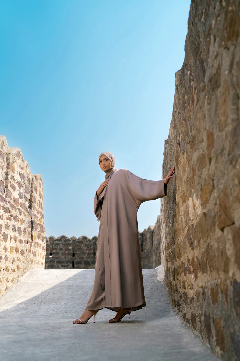 RTW | ABAYA & STOLE - Image 4