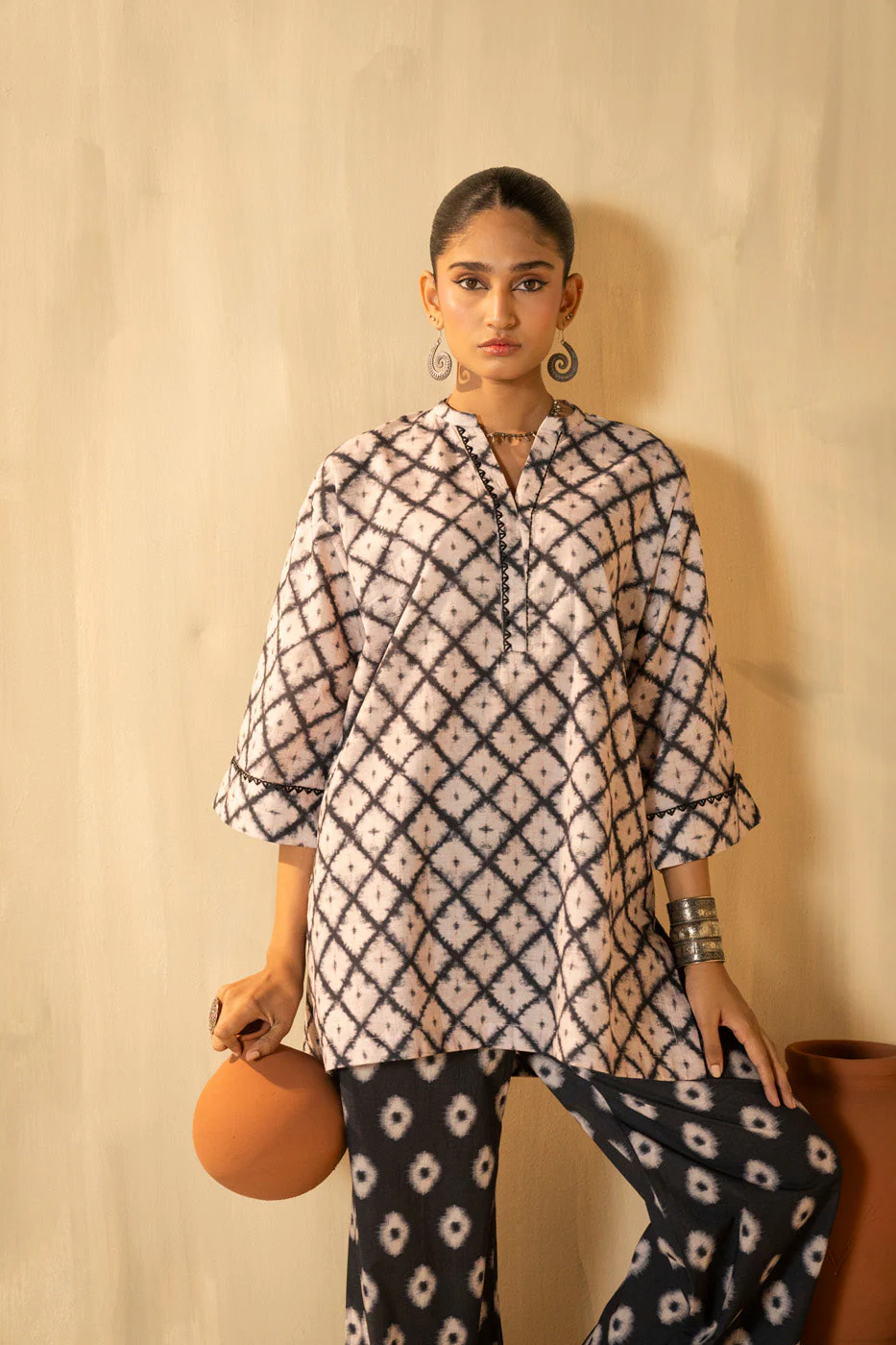 RTW | SHIRT & BOOTCUT PANT - Image 3